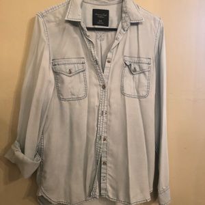 American Eagle Chambray Button Down